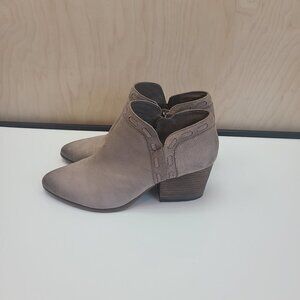 Vince Camuto Tan Chunky Heel Inside Zipper Booties